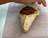 A picture of step 4 of Turkish Pide.