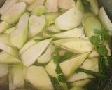 Hình bước làm 2 của món Canh mướp hạt sen
