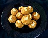 A picture of step 4 of Gond Ladoo.