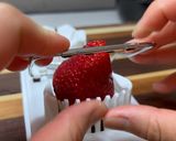A picture of step 4 of Handmade Strawberry Powder.