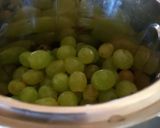 A picture of step 1 of Grapes juice.
