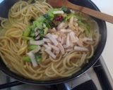 Foto del passaggio 8 della ricetta Spaghetti chitarra con calamari all'arancia, asparagi e crema di pistacchi