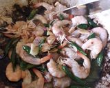 Foto langkah ke 5 dari resep Oseng Udang Lombok Ijo.