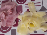 Cuscuz recheado com presunto e queijo