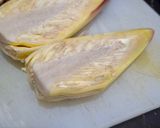 Foto langkah ke 2 dari resep Tumis jantung pisang.