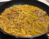 Foto del paso 6 de la receta: Cardo con Pollo Mechado al Curry, Piñones y Semillas de Girasol
