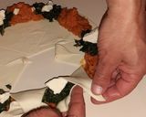 Foto del paso 7 de la receta: Tarta corona de calabaza y espinaca, entrada fiambre en hojaldre