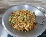 Foto langkah ke 4 dari resep Bihun Goreng Ceria.