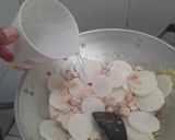 Foto langkah ke 5 dari resep Sup Lobak Ayam Telur.