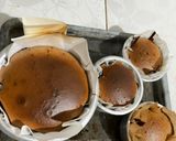 Foto langkah ke 7 dari resep Cheeseburnt cake coklat.