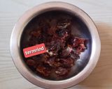 A picture of step 1 of Tamarind dates chutney.
