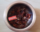 A picture of step 1 of Tamarind dates chutney.