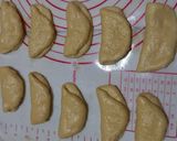 Foto langkah ke 3 dari resep Roti Sisir Asin (isian daging asap dan keju slice).
