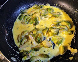 Foto del paso 2 de la receta: Repollitos de bruselas a la crema de ajillo con pastas