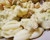 Brokkolis csirke kagylótésztával recept fázis 9 fotója