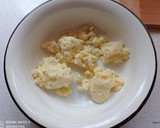 Olajban sült krumplis pogácsa krumplipüréből recept fázis 1 fotója