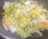 Foto langkah ke 5 dari resep Cumi asin tumis sawi putih - enak.