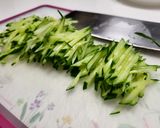 涼拌皮蛋豆腐小黃瓜絲的食譜步驟2照片