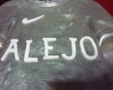 Foto del paso 2 de la receta: Torta camiseta arquero de boca junior