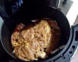 Hình bước làm 2 của món Spaghetti Gà Nướng / Chicken chop