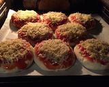 Gluténmentes virslis-ketchupos csónakok recept fázis 5 fotója