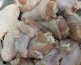 รูปขั้นตอนการทำที่ 1 ของ “ไก่ทอดเคลือบซอส”