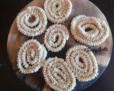 A picture of step 3 of Wheat Chakli.