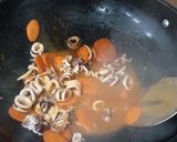 Foto langkah ke 6 dari resep Cumi Saos Pedas Manis.
