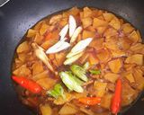 Foto langkah ke 7 dari resep Semur Kentang Daging Cincang.