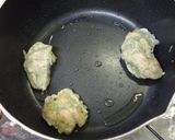 A picture of step 3 of Isobe-yaki Fried Chicken with Aonori.