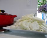 A picture of step 1 of Delicious Caramelized Onions.