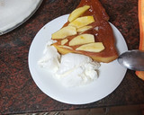 Foto del paso 5 de la receta: Tarta de manzana y flan con helado