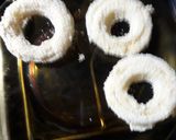Foto del paso 5 de la receta: Cebollas y muzzarella rebozadas con hamburguesas de carne
