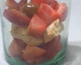Foto del paso 2 de la receta: Trifle con frutillas, dulce de leche, vainillas y arándanos