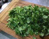 Une image de l'étape 15 de Sauces aux trois piments, coriandre et radis noir.