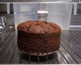 A picture of step 14 of Cream-free Moist & Rich Gateau au Chocolat.