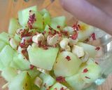 A picture of step 3 of Mask melon cucumber salad.