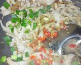 Foto langkah ke 3 dari resep Oseng jamur tiram.
