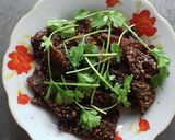 Hình bước làm 1 của món Thịt nạc rim mè giòn ngon đây món này nhậu hết xảy