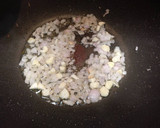 Foto del paso 3 de la receta: Espaguetis con Salmón y Gambas al Queso