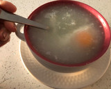 Foto del paso 3 de la receta: Consomé con huevo