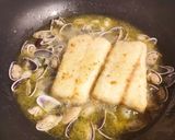 Foto del paso 3 de la receta: Merluza con coquinas