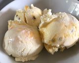A picture of step 5 of Granadilla Yoghurt Ice Cream.