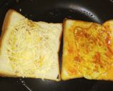 Foto langkah ke 4 dari resep Omelet Roti simpel.