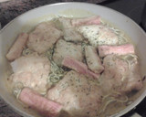 Foto del paso 5 de la receta: Merluza con gulas y surimi en salsa