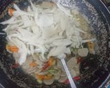 Foto langkah ke 9 dari resep Tumis jamur bakso.