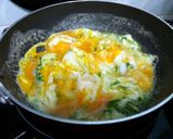 A picture of step 2 of Spaghetti In Cheesy Basil Egg Sauce.