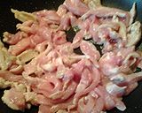 A picture of step 2 of Green bean pork stir fry.
