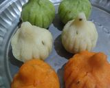 A picture of step 2 of Tri colour suji Modak.