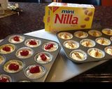 A picture of step 4 of Cheesecake Cupcakes!.